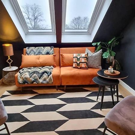 Super Stylish Apartment In Urmston Flat 3 ภายนอก รูปภาพ