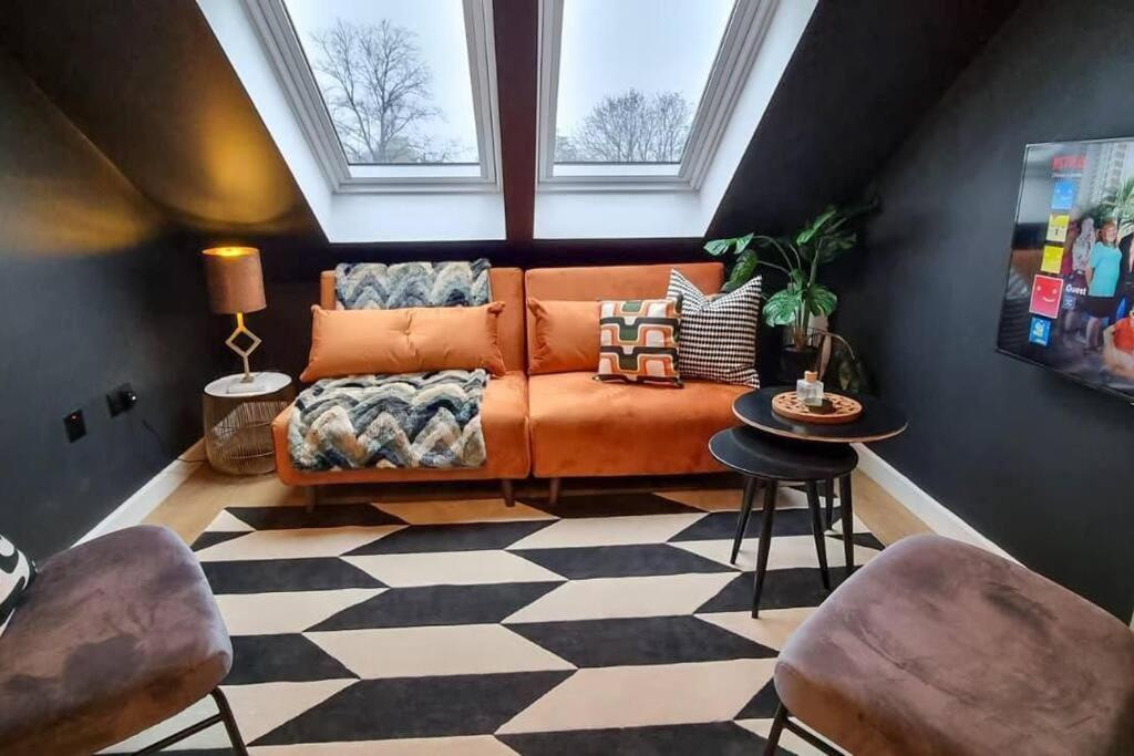 Super Stylish Apartment In Urmston Flat 3 ภายนอก รูปภาพ